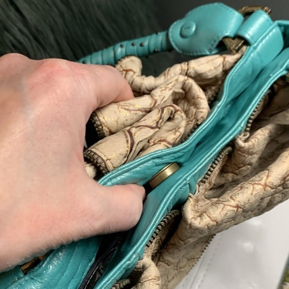 Kippy’s Stylish Tan and Turquoise HandBag NWOT - Picture 6 of 13
